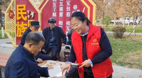 新疆生产建设兵团第七师胡杨河市一三一团司法所开展重阳节普法宣传活动