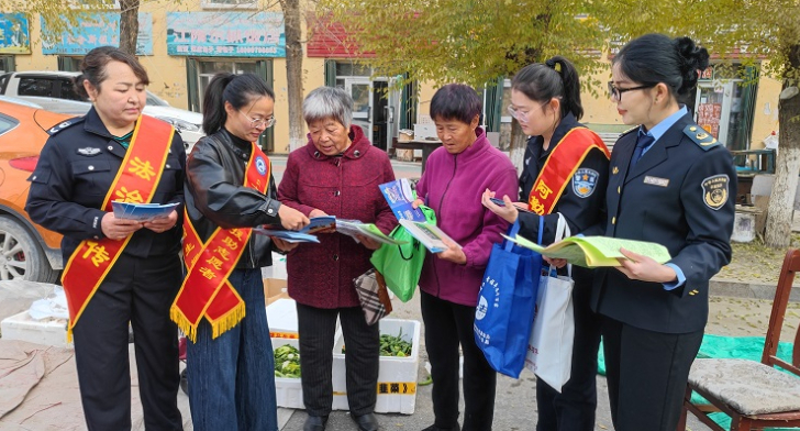 部门联动齐出摊  法治护航千万家——新疆阿勒泰市开展法律服务进集市活动