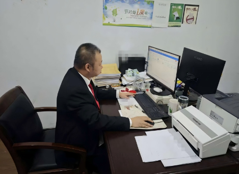 在案款发放中传递司法温度——新疆霍城县人民法院执行局书记员谢凯的一天