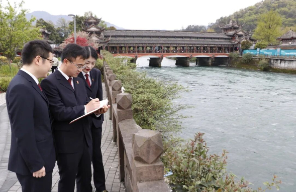 张传利：初代公益诉讼检察人，八年蹚出一条公益守护路
