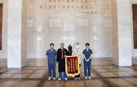海南陵水法院：耐心调解化纠纷，握手言和续合作