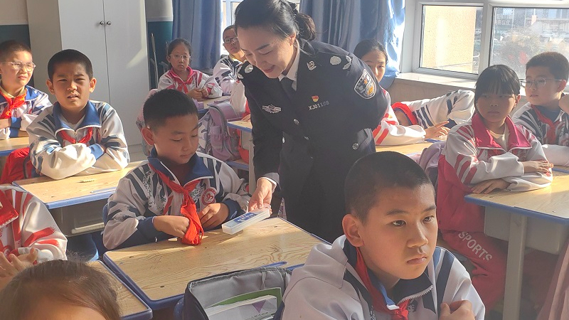 新疆乌鲁木齐市米东区司法局卡子湾司法所：兵地融合护苗行 法治筑盾耀青春