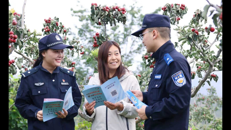 山西泽州高都派出所：守护“泽州红” 让“山楂警务”扎根田间地头