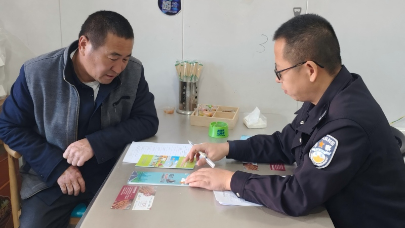 新疆富蕴县司法局铁买克乡司法所：冬寒送温暖 法治护平安