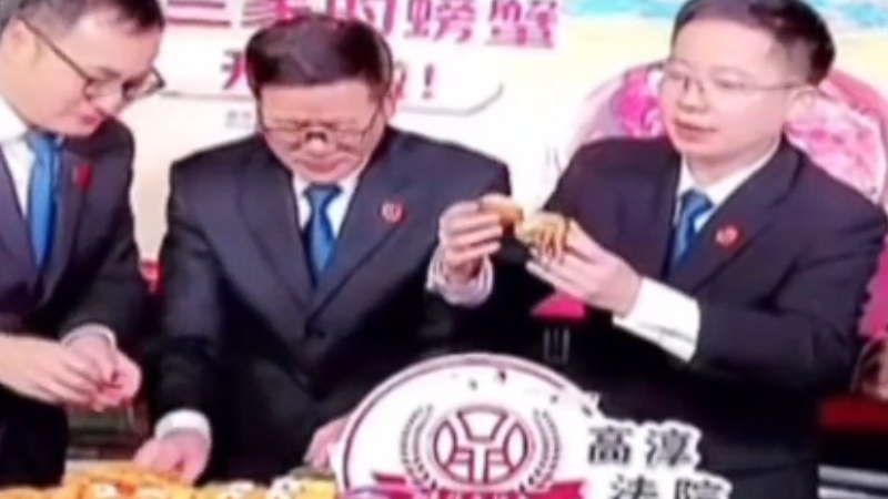 法官卖螃蟹？带货帮“还债”体现司法温度