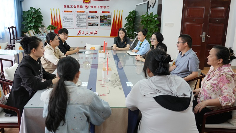海南省五指山市总工会调研市法院职工之家 点赞“用心用情”服务