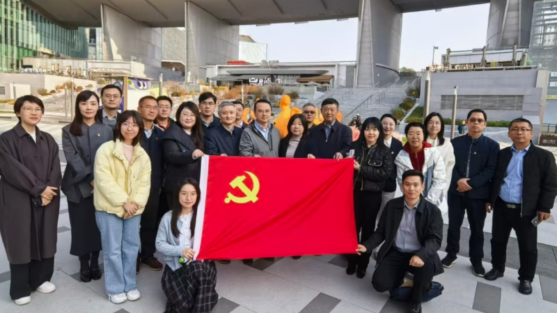 王春晖参加全国人大常委会人工智能企业调研及立法座谈会