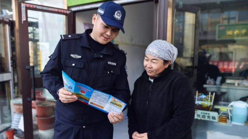 新疆富蕴公安：聚焦冷链安全 普法同步进行