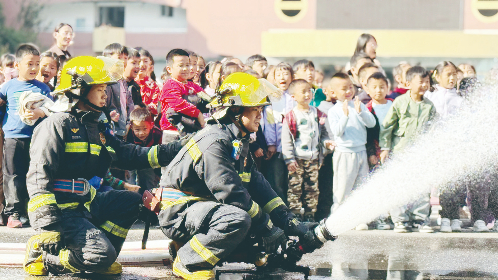 安徽合肥市：萌娃学消防