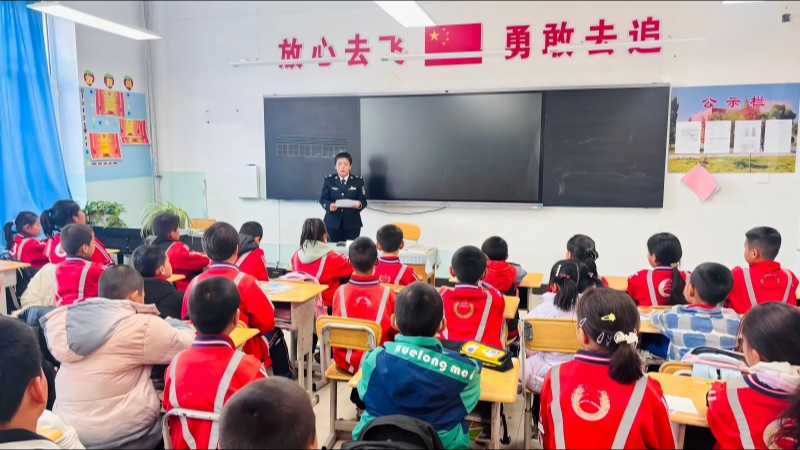 法治护航 阳光同行——新疆塔城市司法局恰夏司法所走进校园送上预防校园欺凌主题法治课