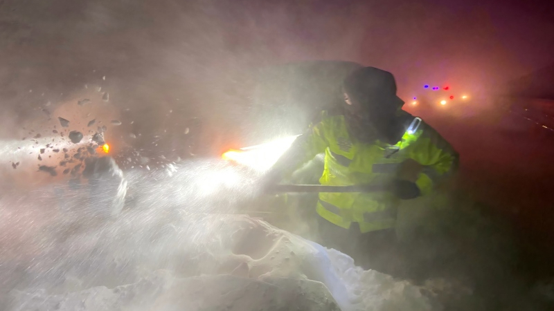 风雪砺警魂！新疆布尔津县公安局24小时护航救助23辆车、46名受困群众