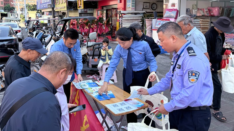 海南澄迈检察院开展民事支持起诉法治宣传活动