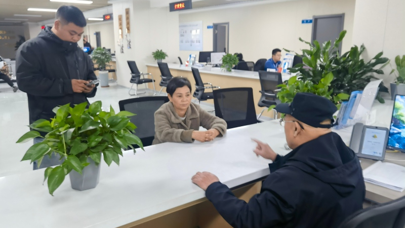 喝了5瓶半啤酒——醉了，赔了5500元——了了！