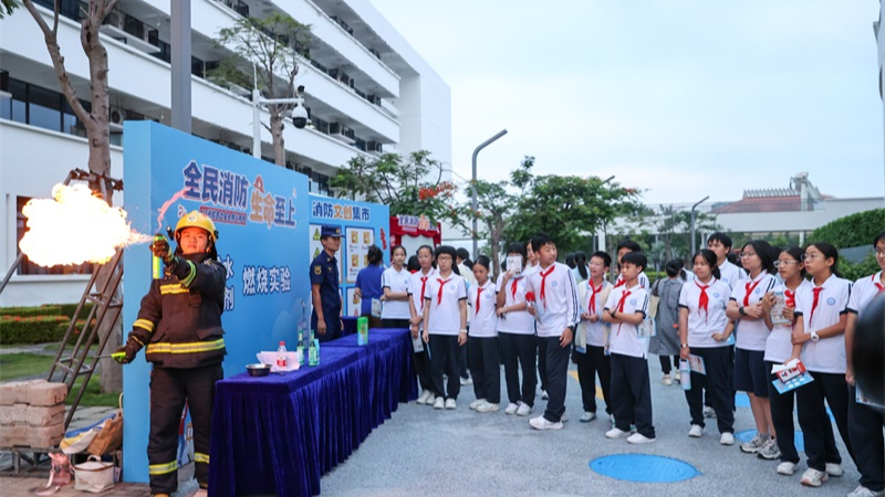 海南三亚开展119消防宣传月“进学校”专场活动 两千余名师生共上消防安全“必修课”
