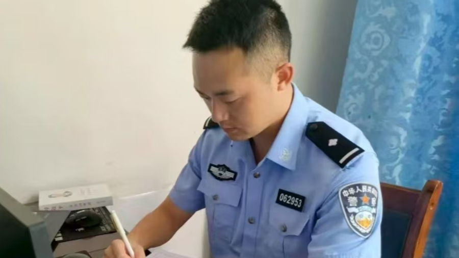 苗毅：以奋斗与坚守，描绘那一笔最纯粹的藏蓝