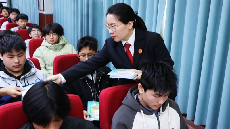 河南省南阳市宛城区法院：送法进校园 护航青春路