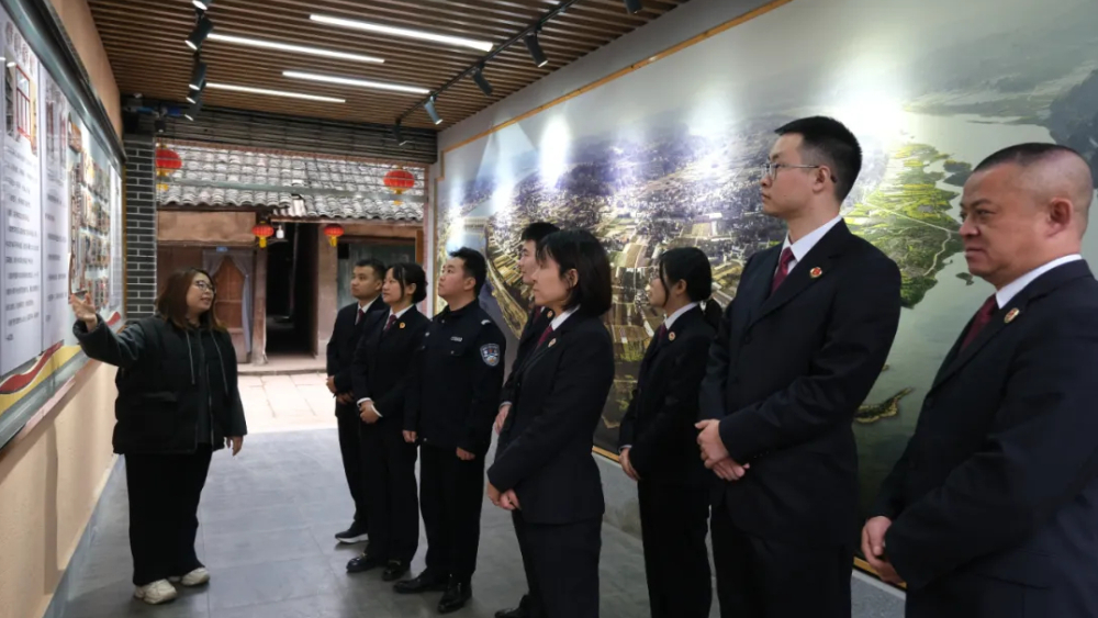 以法为基 反哺家乡