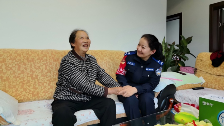 “这句叮嘱，真暖！”——新疆沙湾县公安局“碎碎念”式守护绘出初冬平安图