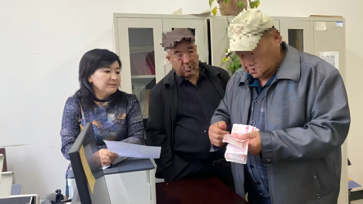 新疆伊犁哈萨克自治州伊宁县人民法院定分止争：买卖合同当庭化解 即时履行显速度