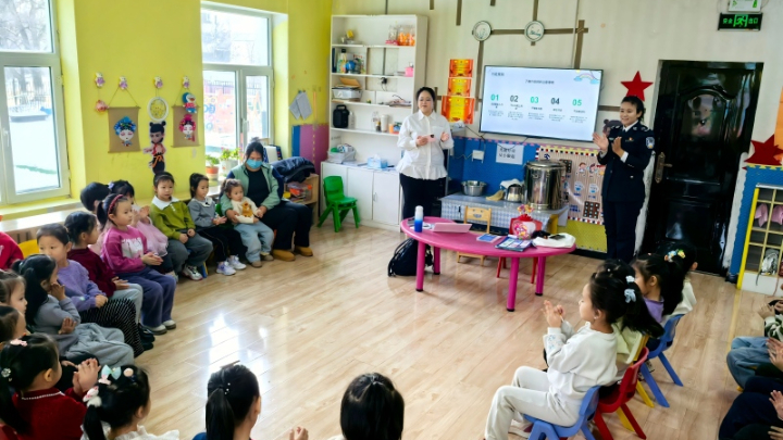 新疆塔城地区塔城市司法局二工司法所：法治启蒙润童心 送法入园护成长
