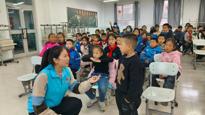 新疆塔城地区乌苏市吉尔格勒特乡：法治护航成长 食安守护健康