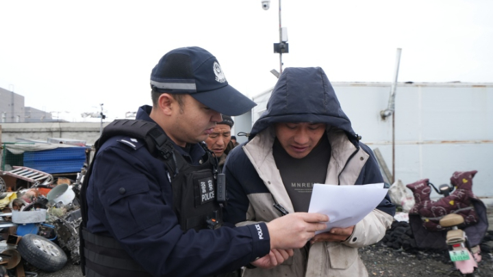 新疆阿勒泰地区布尔津县公安局开展安全防范宣传活动