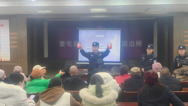 新疆生产建设兵团第七师胡杨河市一二四团“沉浸式学法”点燃群众热情