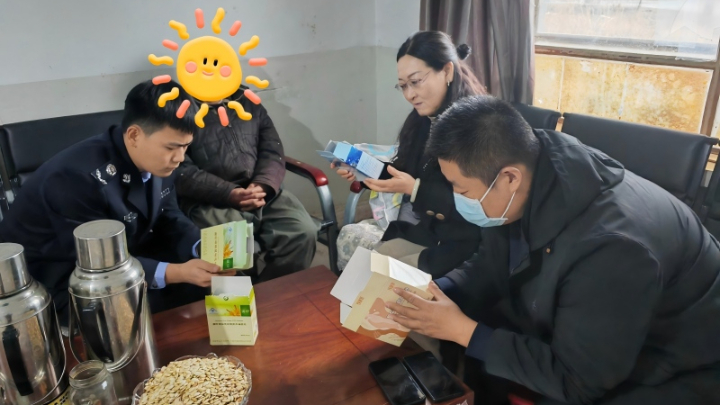 一场风雪七十公里的前行，暖了山里乡亲的心……