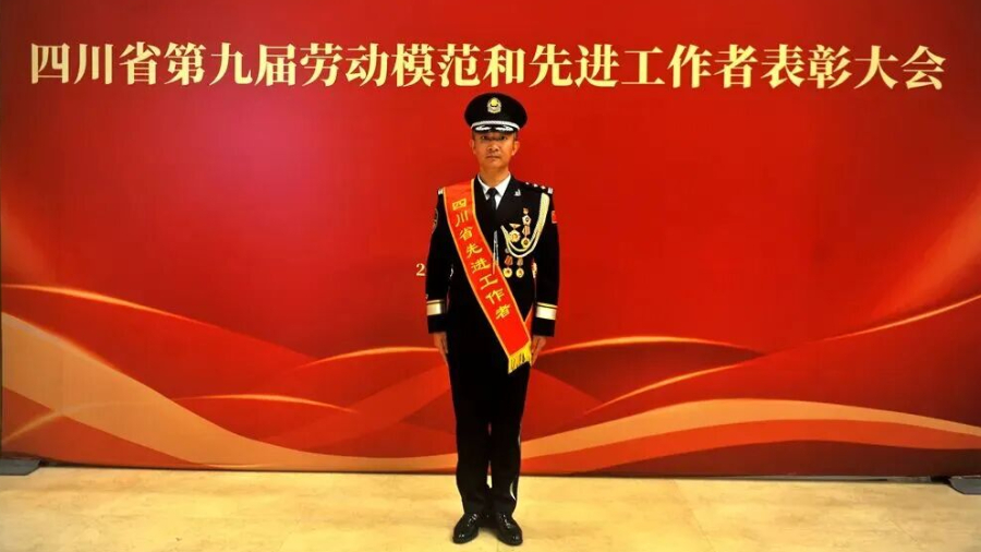 吉克三工、周江：两个名字、一种坚守