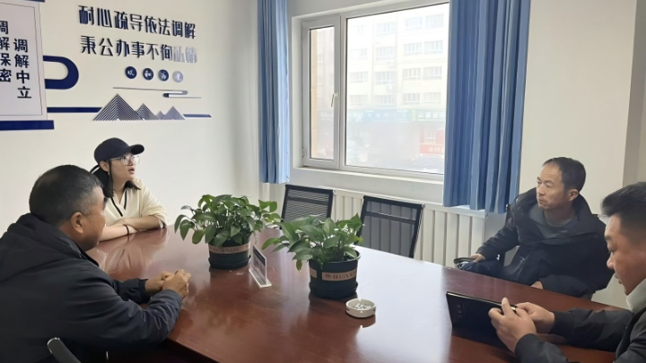 新疆塔城地区沙湾市西戈壁镇司法所组织基层人民调解员及“法律明白人”开展跟班实训活动