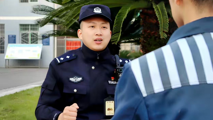 杨钊：青春铸剑卫平安，甘做高墙“摆渡人”
