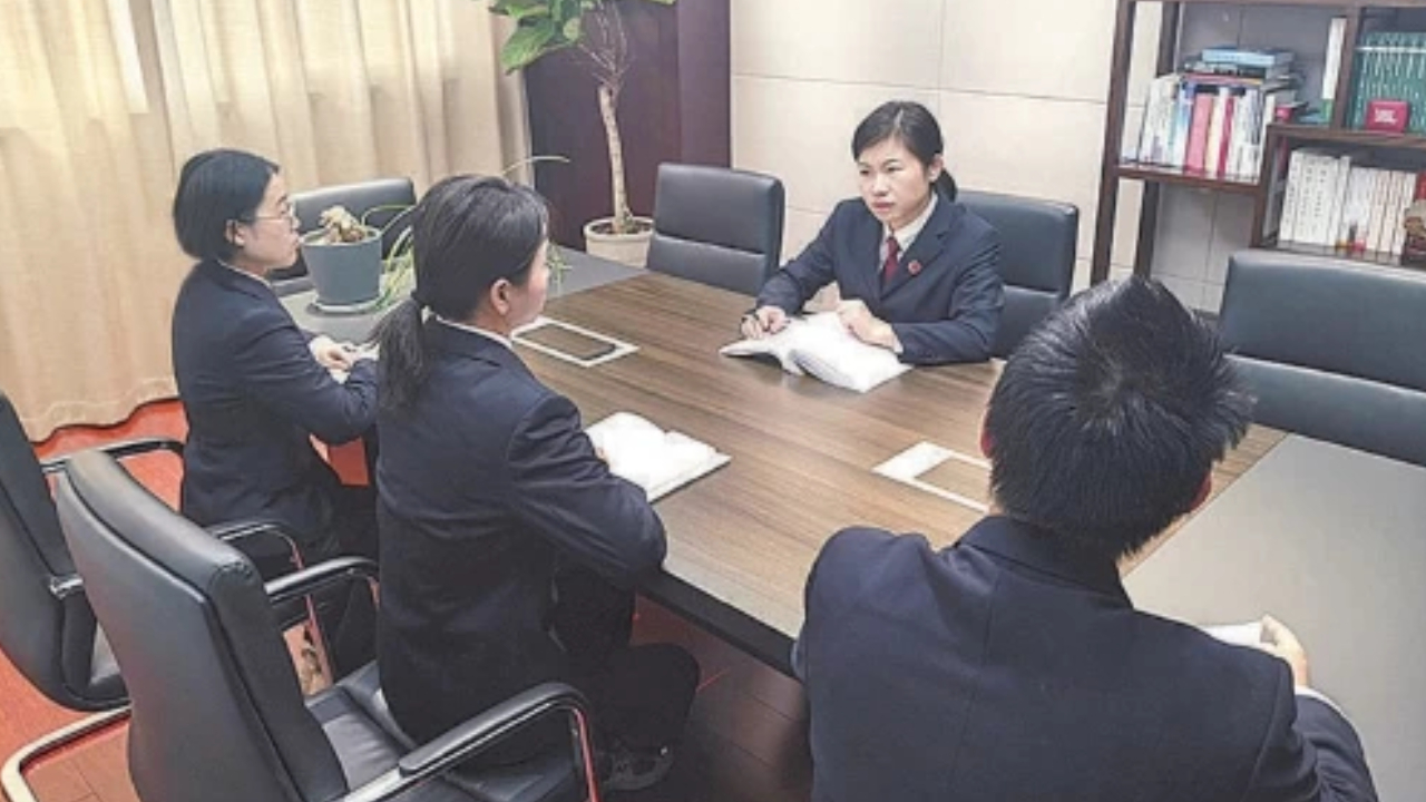 “跑分”团伙内凌晨上演无间道