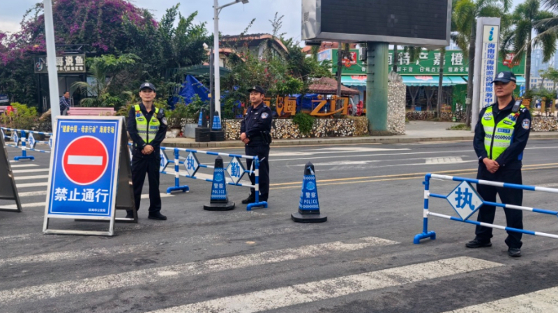海南琼海交警圆满完成全国妇联“健康中国·母亲行动”海南专场活动道路交通安保任务