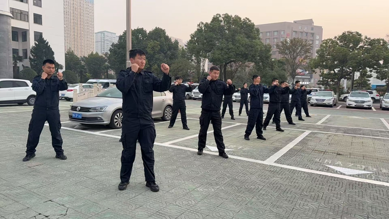 河南省南阳市宛城区人民法院司法警察大队开展警务训练
