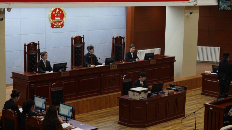 新疆阿勒泰地区富蕴县：青少年模拟法庭让法治教育从理论到实践