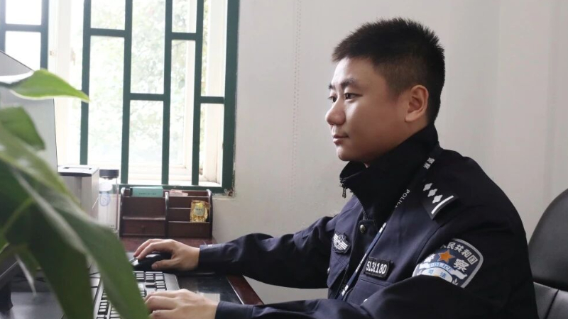 从机械工程师到“灵魂工程师”：高墙内的摆渡人李春寰
