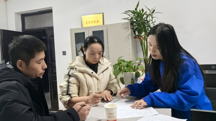 新疆生产建设兵团第七师胡杨河市一二八团：房屋装修起争议 人民调解促和谐