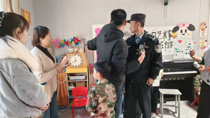 新疆生产建设兵团第七师天北经济技术开发区综治中心司法所联动多部门开展安全大检查