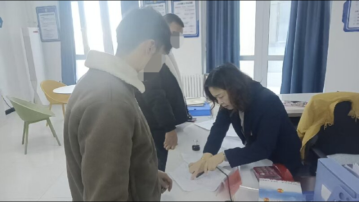 新疆生产建设兵团第七师胡杨河经济技术开发区“综治+司法”联动成功化解一起采棉工资争议