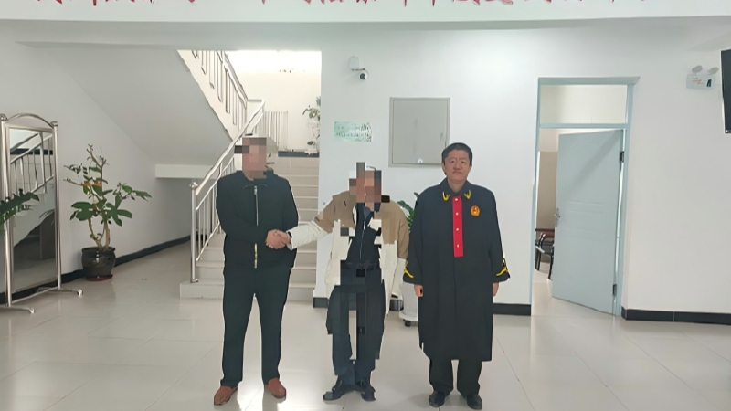 新疆伊犁哈萨克自治州伊宁县人民法院：鸡苗死亡引纠纷 法官调解促和解