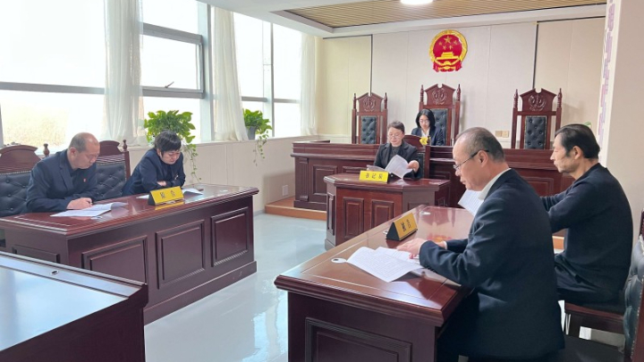 新疆生产建设兵团第七师天北经济技术开发区司法所：模拟“法庭+调解+智慧”助力冬季法治大培训 绘就司法为民新“枫”景