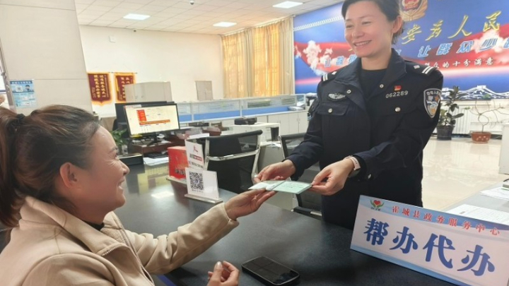 新疆霍城公安提升出入境服务质效 搭建警民“连心桥”