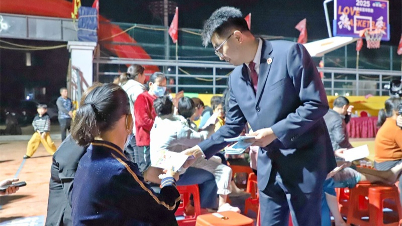海南省儋州市检察院与多部门联合开展法治宣传活动