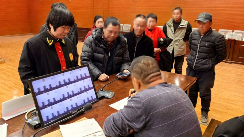 新疆喀什地区莎车县人民法院：田间机采费拖而不结 法官调解巧化纠纷