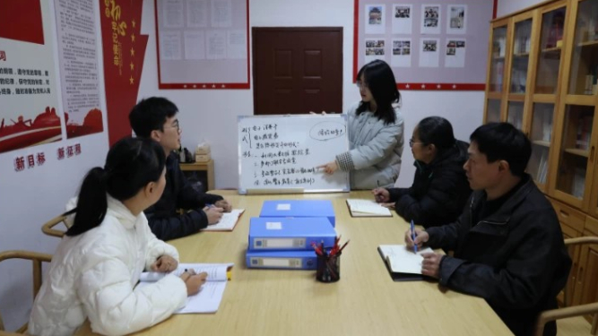 接受管理和服务对象为消费储值卡充值如何定性