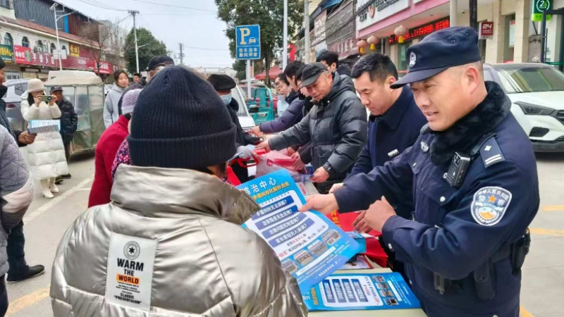 冬季守护：安徽泗县冬日集市暖意浓 烟火气里传法意