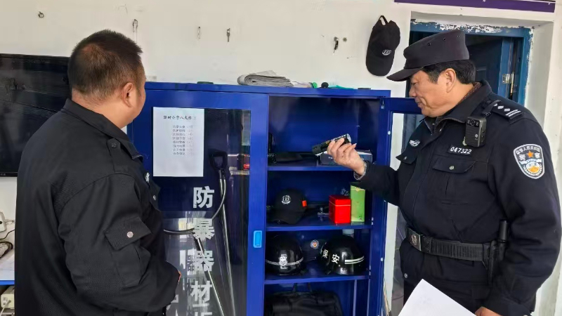 安徽泗县草沟派出所反恐防暴进校园 警校共筑“防护墙”