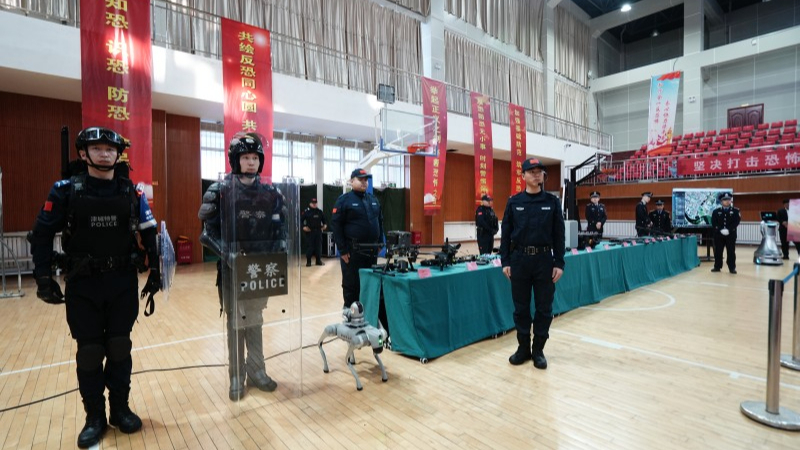 新疆阿勒泰地区“全民反恐 共创平安”暨“筑牢反恐维稳人民防线”反恐怖宣传教育活动启动