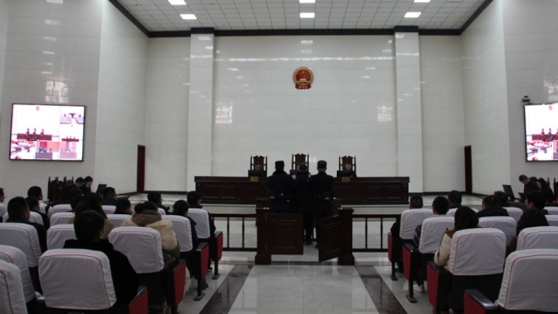 新疆喀什地区莎车县人民法院公开宣判两起国企干部贪污受贿案