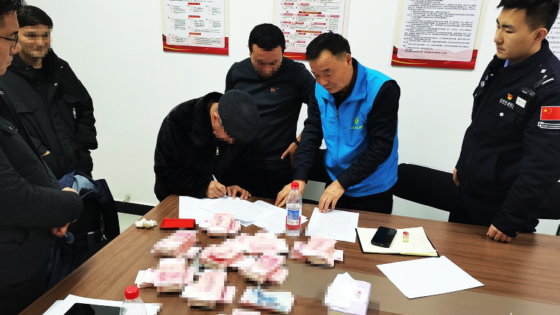 新疆生产建设兵团第五师司法局八十四团司法所为38名务工者追回欠薪18.9万元